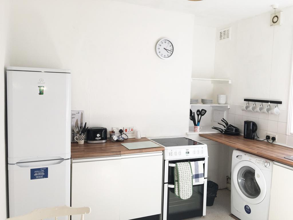 Polygon Villas Southampton Room photo