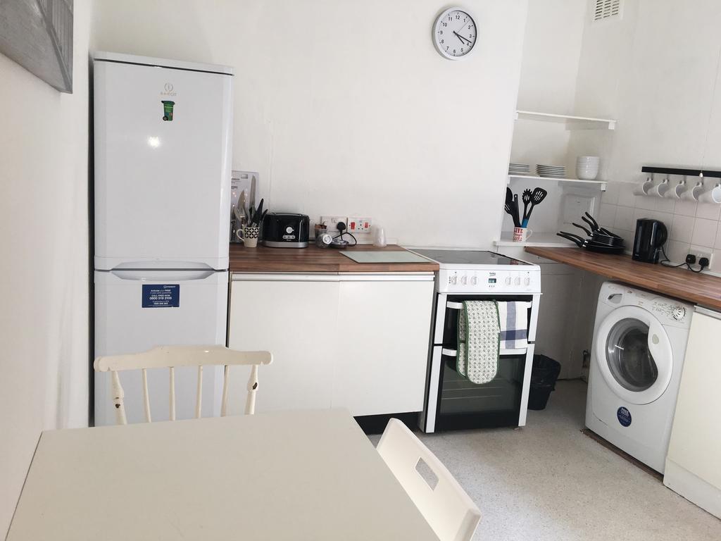 Polygon Villas Southampton Room photo
